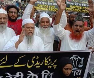 ڈاکٹر پرینکا ریڈی کے ساتھ ہو ئے گینگ ریپ اور قتل پر پورا ملک شرمندہ ہے !   رضا اکیڈمی کے زیر اہتمام مینارہ مسجد کے باہر مسلم تنظیموں کا مشترکہ احتجاج