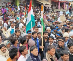 شہریتی ترمیمی قانون کے خلاف ڈھاکہ میں احتجاجی مظاہرے، لاکھوں لوگ اترے سڑک پر   لوگوں کے نعروں سے گونج اٹھی ڈھاکہ کی سرزمین، میمورنڈم ارسال کر قانون میں ترمیم کی اپیل کی 