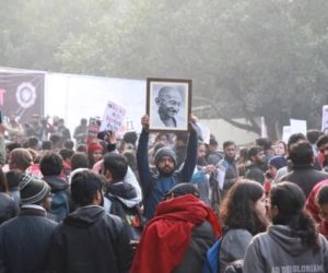 دہلی کے منڈی ہاؤس پر سی اے اے کے خلاف زبردست احتجاج