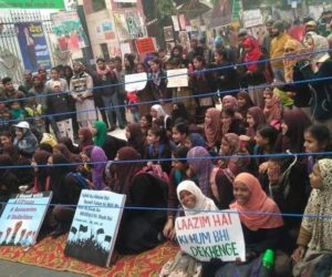 جو لوگ ملک کے شہری کو کپڑوں سے پہچانتے ہیں وہ فاشسٹ ہیں وہ ملک توڑنا چاہتے ہیں