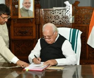 کیا شہریت ترمیمی قانون کی مخالفت کرنے والے مسلمان ایک گندگی ہیں عارف صاحب!