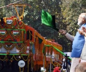 مودی راج میں ہندوستانی ریل بھی ہوئی فیل، 2 فیصد کمائی بھی نہیں کر پا رہی ریلوے