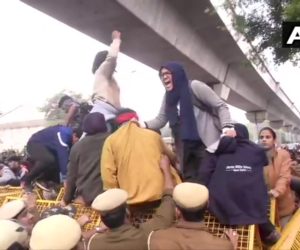 جامعہ ملیہ اسلامیہ کے طلباء و طالبات کا شہریت قانون ترمیم کے خلاف زبردست مظاہرہ