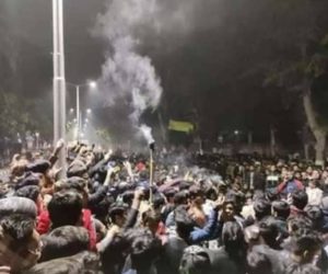 جامعہ نگر تشدد کے الزام میں پولس نے دس افراد کو گرفتار کیا ۔کوئی بھی جامعہ ملیہ اسلامیہ کا طالب علم نہیں