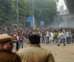 جامعہ ملیہ کے طلبہ پر پولس کی فائرنگ میں ایک طالب علم کی موت ، درجنوں شدید زخمی