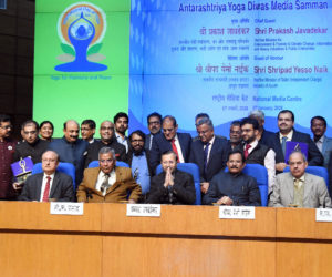 وزارت اطلاعات ونشریات نے 30 میڈیا ہاﺅسز کے نمائندوںکو میڈیاایوارڈ سے سرفراز کیا ۔اردو کے معروف صحافی ڈاکٹر عبد القادرش کو بھی ملا یہ اعزاز