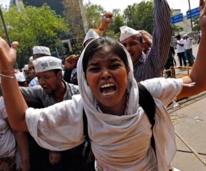 گجرات میں کپڑے اترواکر حیض کی ہوئی تھی چیکنگ۔ طالبات برہم