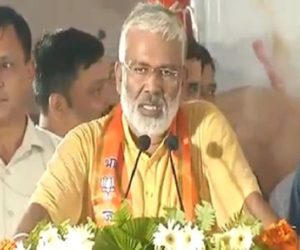 برقع پر متنازع بیان دینے والے لیڈر کو بی جے پی نے وجہ بتاﺅنوٹس جاری کیا