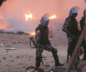 دلی میں دہشت گردی ابھی بھی جاری ۔ مصطفی آباد سمیت کئی علاقوں میں دکانیں جلائی جارہی ہے