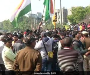 شاہین باغ میں جاری احتجاج کے خلاف مظاہرہ،بڑی تعداد میں پولیس فورس تعینات