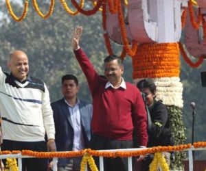 اروند کیجریوال نے تیسری مرتبہ وزیر اعلی کے عہدہ کا حلف لیا ۔ دہلی کی ترقی کیلئے مودی سے مانگا آشیرواد