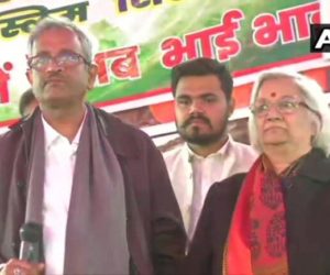 ہم بات چیت کرنے آئے ہیں کوئی فیصلہ سنانے نہیں ۔ پروٹیسٹ آپ کا ہے تو حل بھی آپ کو نکالنا ہے :مذاکرات کار