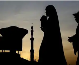 وائرس کا خوف نہیں، اللہ کے ہاتھ میں ہیں، عمرہ کرتی خاتون