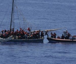 2 ماہ سے سمندر میں پھنسی کشتی میں 24 روہنگیا مسلمان جاں بحق، 396 کی حالت غیر، کشتی میں زیادہ تر خواتین اور بچے سوار تھے