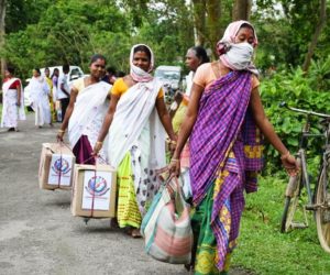 اجمل سی ایس آر کا ایمرجنسی ریلیف کام جاری  مولانا بدرالدین اجمل نے مزید ایک لاکھ راشن کیٹس تقسیم کرنے کا اعلان کیا
