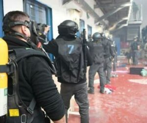 اسرائیلی فوجیوں کا عوفر جیل پر چھاپہ ، قیدیوں پر تشدد