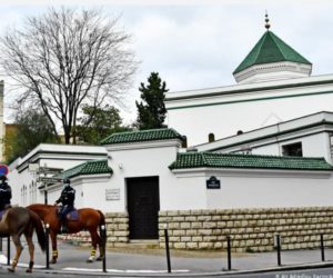 فرانس ميں درجنوں مساجد سخت نگرانی ميں