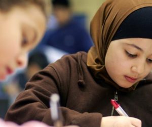 آسٹرین پرائمری اسکولوں میں ہیڈ اسکارف پر پابندی غلط: آئینی عدالت