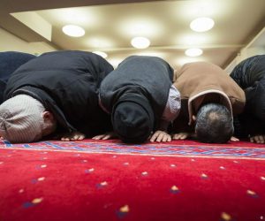 کووڈ ویکسین ’حرام‘ نہیں، برطانوی مساجد میں اعلانات