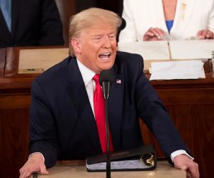 مائک پینس نے صدرٹرمپ کو ہٹانے سےکیا انکار، آ ج ہوگی مواخذہ کی تحریک پر ووٹنگ