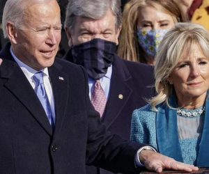 بائیڈن نے صدر بنتے ہی مسلم ممالک پر عائد سفری پابندیاں ختم کر دیں