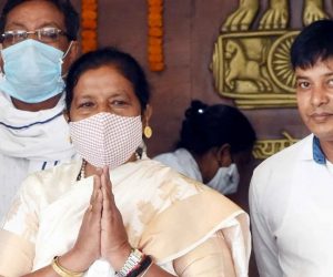 وائس چانسلر نے ڈیڑھ گھنٹے تک نائب وزیر اعلی اور مرکزی وزیر کو کرایا انتظار