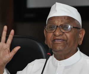 سات سالہ ’مودی راج‘ میں عوام بے حال، مگر انا ہزارے نے کروٹ تک نہیں بدلی، ’سامنا‘ میں شیوسینا کا طنز