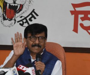 کسانوں سے ملاقات کے لیے شیوسینا لیڈر سنجے راؤت پہنچیں گے غازی پور بارڈر