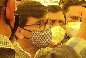 شیو سینا لیڈر سنجے راوت غازی پور بارڈر پہنچے، راکیش ٹکیت تک پہنچایا وزیر اعلیٰ ٹھاکرے کا پیغام