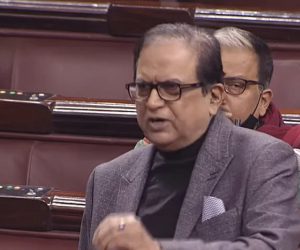 کسانوں کے لئے خندق کھودنے والے اپنے لئے خود خندق کھود رہے ہیں: ستیش مشرا