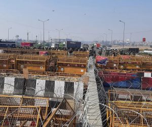 جموں سے لے کر گڑگاؤں تک سڑکوں پر بیٹھے کسان