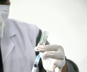 ایودھیا: کورونا ویکسین لینے والی 7 خاتون کانسٹیبل کی حالت بگڑی، داخل اسپتال