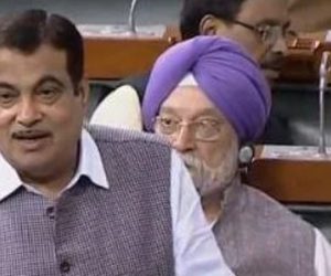 آپ کی نجی جانکاریاں پرائیویٹ کمپنیوں سے شیئر کر حکومت نے کمائے 100 کروڑ روپے!