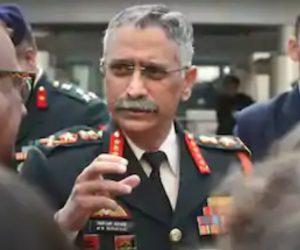 نئے خطرات کا تذکرہ کرتے ہوئے فوجی سربراہ نرونے نے کہا – ہمیں تیار رہنا ہوگا