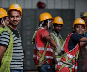 قطر میں تارکین وطن کے لیے کم از کم ماہانہ اجرت اور مراعات کا قانون نافذ