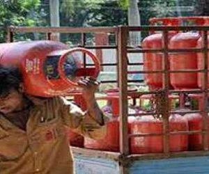 مہینے کے پہلے دن ہی لگا مہنگائی کا زور کا جھٹکا، گھریلو سلینڈر کی قیمت میں اضافہ