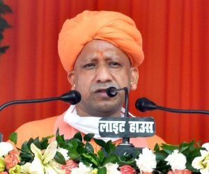 بنگال میں یوگی آدتیہ ناتھ کا حیرت انگیز بیان، کہا ’عید پر زبردستی کرائی جاتی ہے گؤ کشی‘