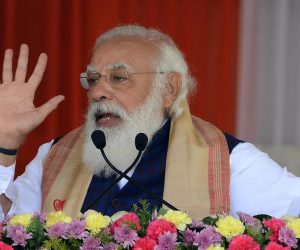 پٹرول پمپ اور کورونا ویکسین کے سرٹیفکیٹ سے ہٹائیں پی ایم مودی کی تصویریں: الیکشن کمیشن