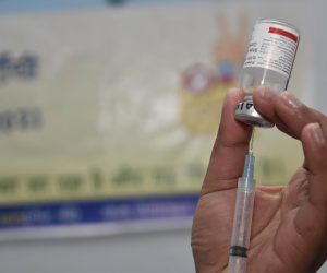 بنگال میں کورونا کا ٹیکہ لگوانے کے بعد ایک شخص کی موت، اہل خانہ نے درج کرائی شکایت