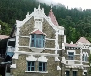 عدالت کا وقت ضائع کرنے والے درخواست گزار پر لگا 50 ہزار روپے کا جرمانہ