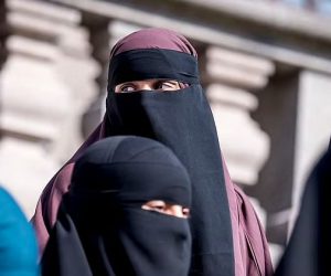 سری لنکا کا نقاب پر پابندی اور اسلامی اسکولوں کو بند کرنے کا فیصلہ