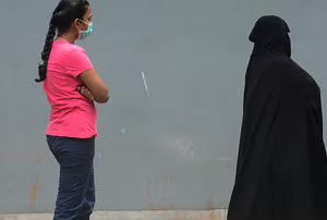 سری لنکائی حکومت مسلمانوں کے لئے زمین تنگ کرنے پر آمادہ ، برقع پر پابندی لگنے کے ساتھ ایک ہزار سے زائد مدارس ہوں گے بند