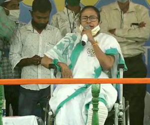 ممتا بنرجی نے جاری کیا انتخابی منشور ، ہر سال پانچ لاکھ روزگار دینے کا وعدہ