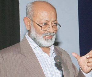 قرآن مجید کی آیات کے خلاف دائر عرضی پر ملی کونسل کا احتجاج