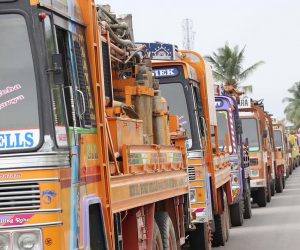 کورونا پابندیوں اور خوف کے سبب کاروبار میں 30 فیصد کی کمی