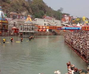 ’کمبھ سے لوٹنے والے پرساد کی طرح کورونا باٹیں گے!‘ دہلی سمیت متعدد ریاستوں میں رہنما ہدایات جاری