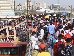 غریبوں، مزدوروں اور ریہڑی والوں کی نقد امداد وقت کا تقاضا: پرینکا گاندھی