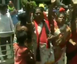 انتخابی جیت کا جشن منانے پر الیکشن کمیشن ناراض، سخت کارروائی کا حکم