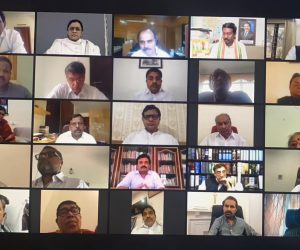 حکومت کورونا سے لڑنے کا لائحہ عمل بنانے کے لیے کل جماعتی اجلاس طلب کرے: سونیا گاندھی