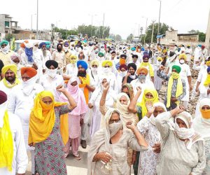 دہلی بارڈر پر ’یوم سیاہ‘ منانے کے لئے کسان مالوہ سے روانہ